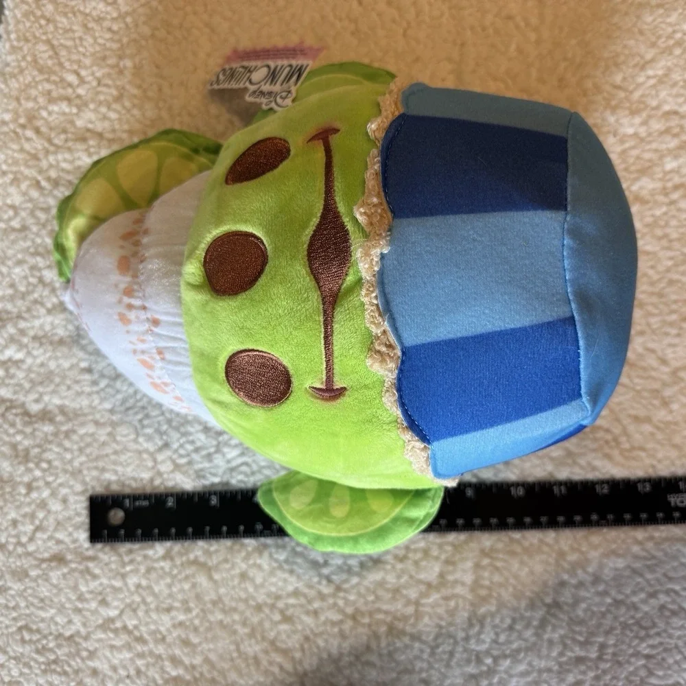 LARGE Disney Munchlings Single Serve Plush Rare‎ Alien Key Lime Cupcake Scented